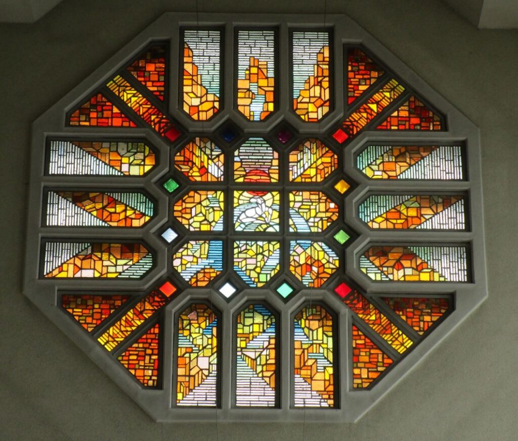 Himmlisches Jerusalem Christof Grüger (1926-2014): St. Bonifatius in  Leinefelde (1989) Glasmalerei -